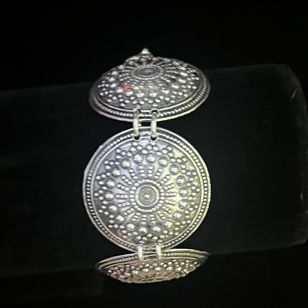 925 Sterling Silver handmade in México beautiful adjustable bracelet.
